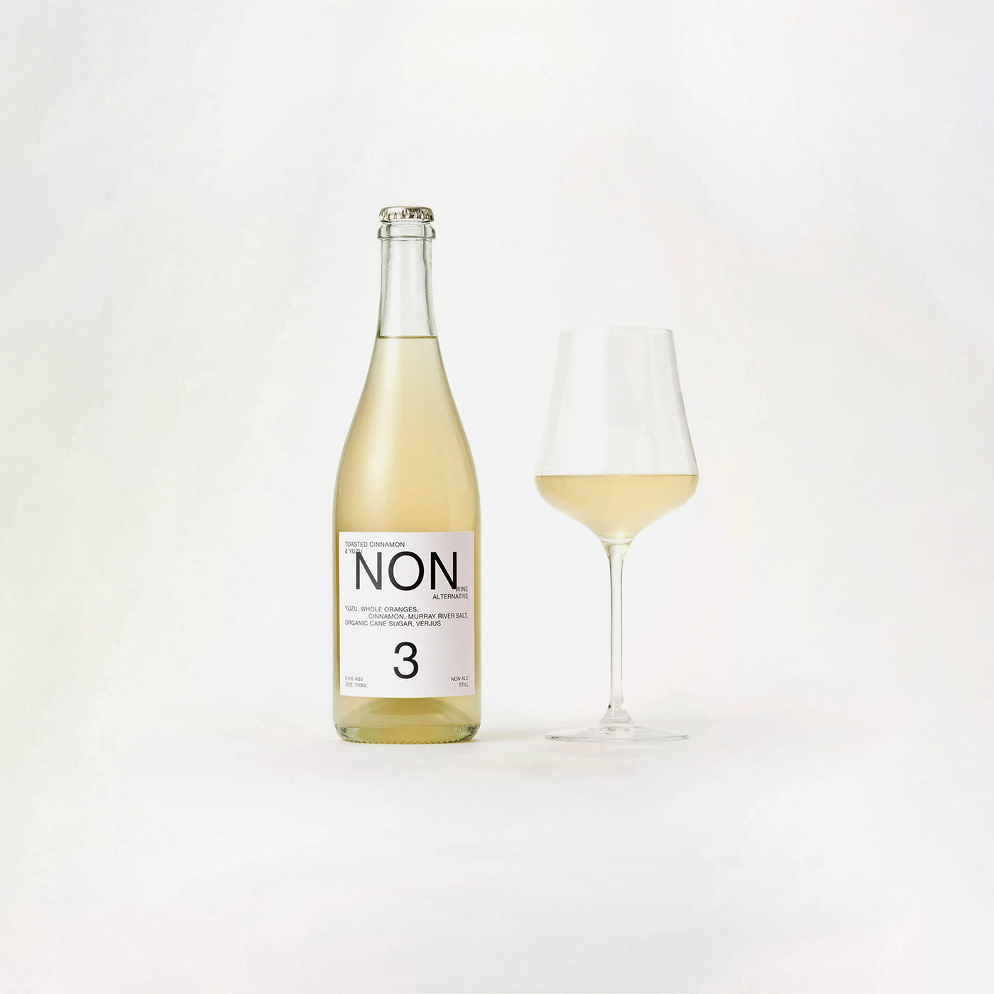 Non-alcoholic white wine alternative