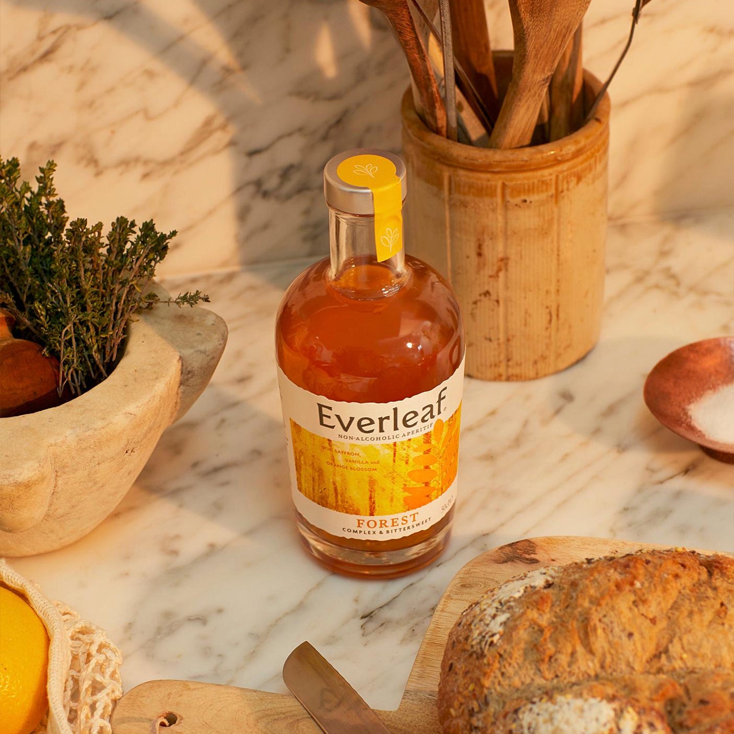 Non-Alcoholic Aperitif Alternative - Everleaf Forest · No & Low